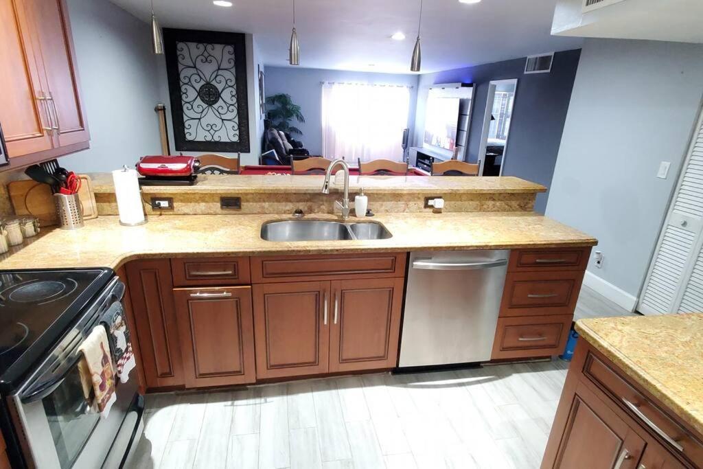 Fully Furnished, Beautiful, Spacious Two Bedroom Condo Lauderhill Exterior foto